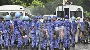 நீட் விவகாரம் விஸ்வரூபம்... மாணவர்கள் மீது பெல்லட் குண்டு பயன்படுத்தப்பட்டதா?