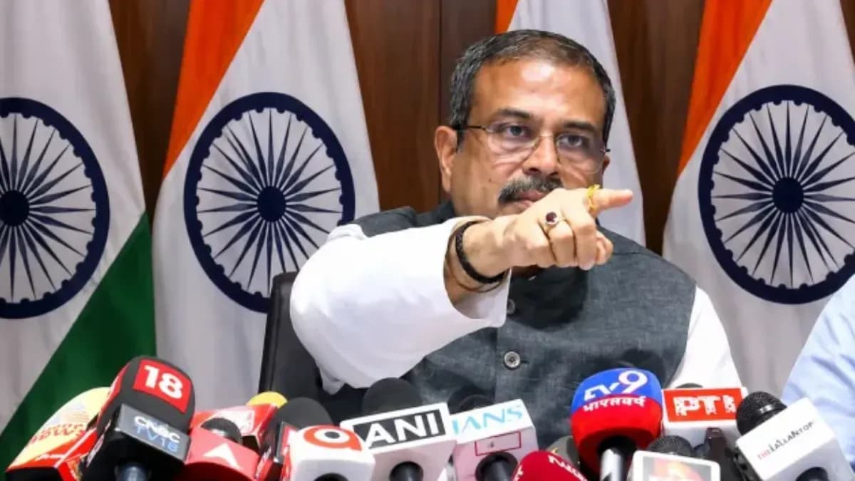 போராட்டத்திற்கு கிடைத்த வெற்றி...அமைச்சர் தர்மேந்திர பிரதான் ராஜினாமா!