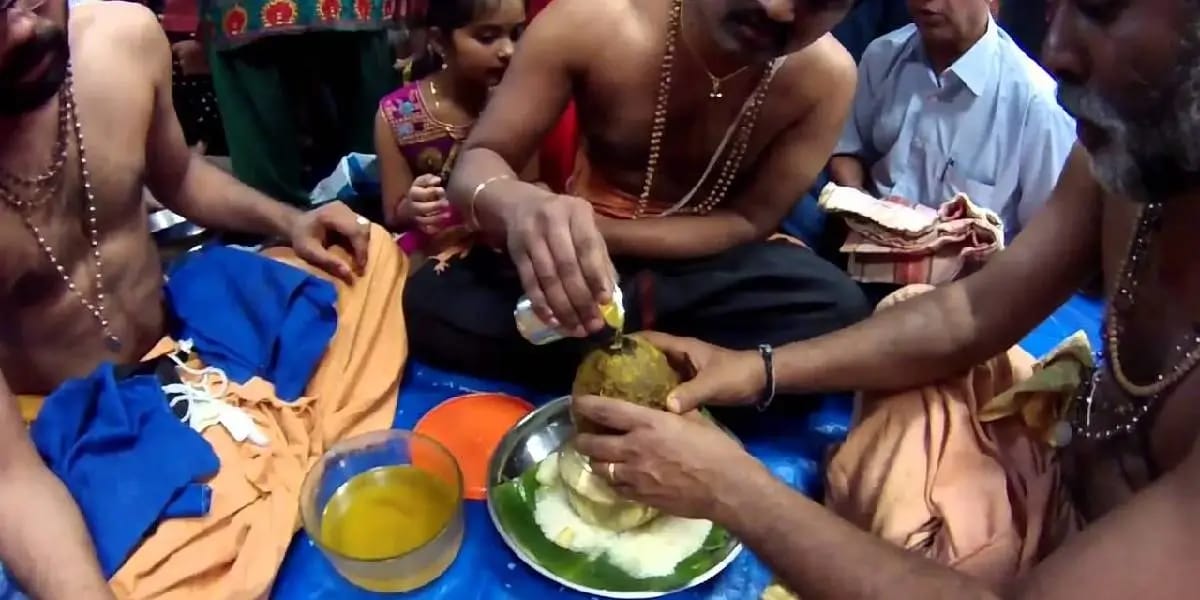 Irumudi (1)