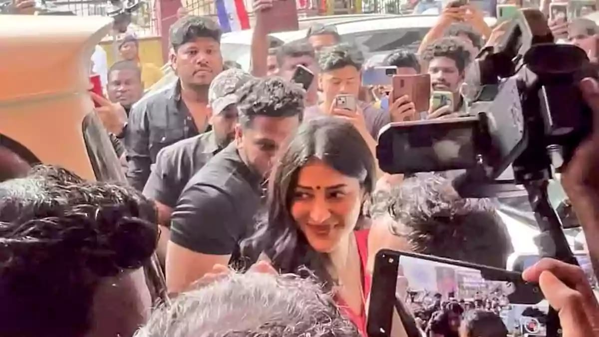 ShrutiHaasan - CoolieFDFS