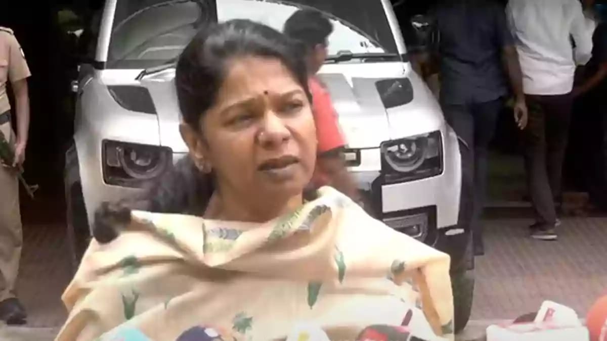 DMK - Kanimozhi