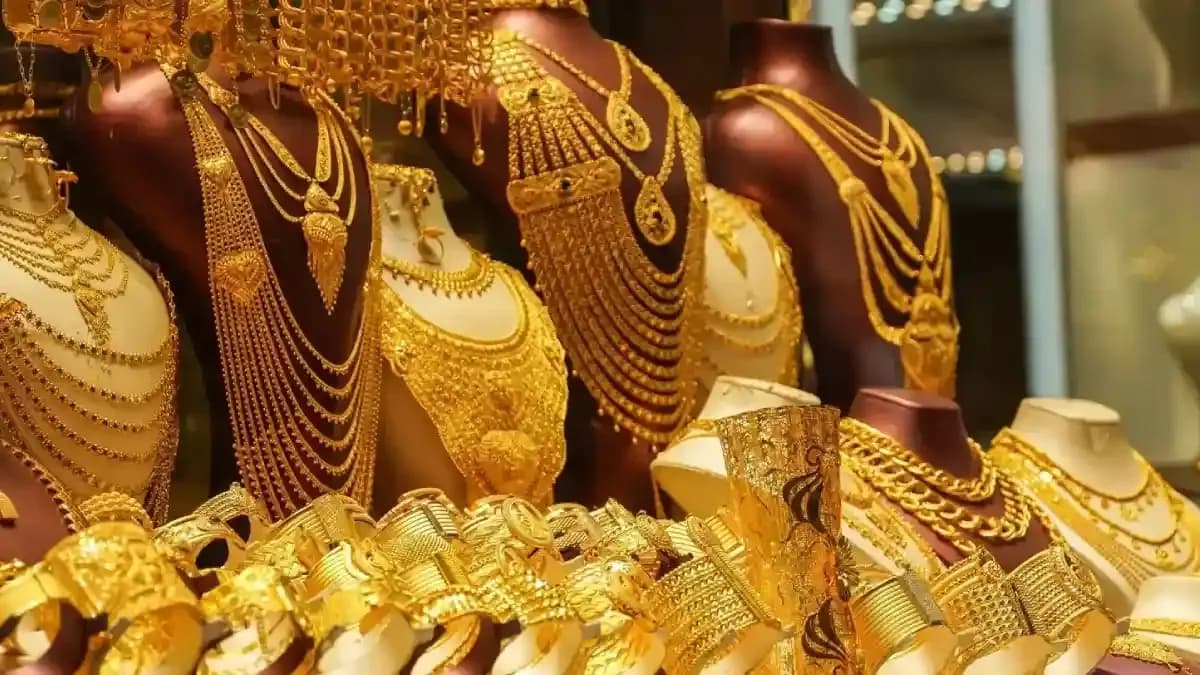 குட் நியூஸ்! தங்கம் விலை சவரனுக்கு ரூ.1,200 குறைந்தது!