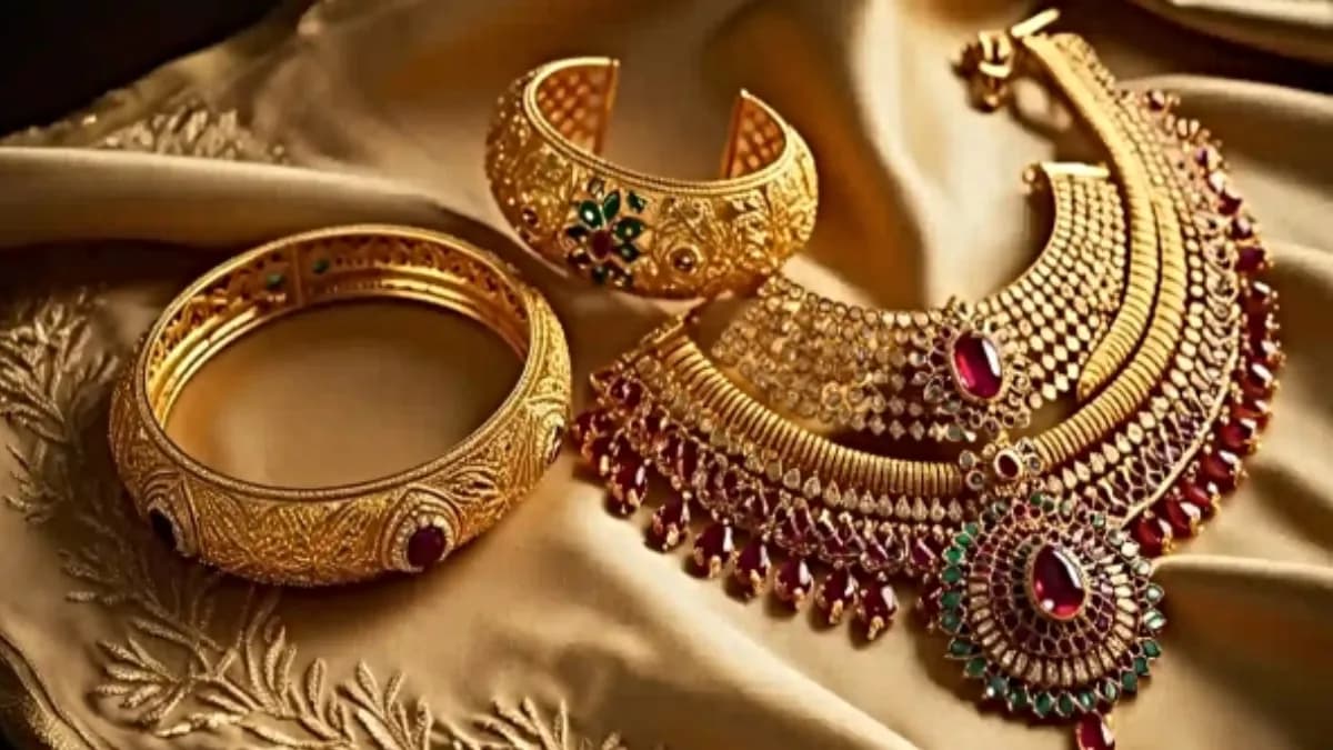 இல்லத்தரசிகளுக்கு ஷாக்! அதிரடியாக உயர்ந்த தங்கம் விலை!