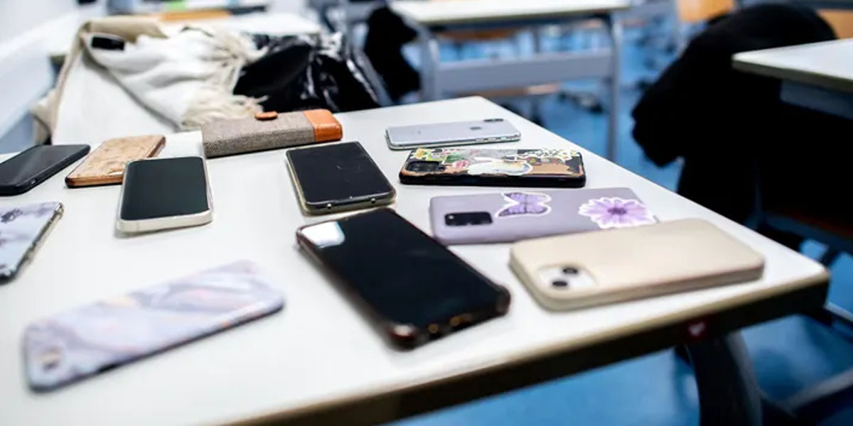 BanSmartPhones