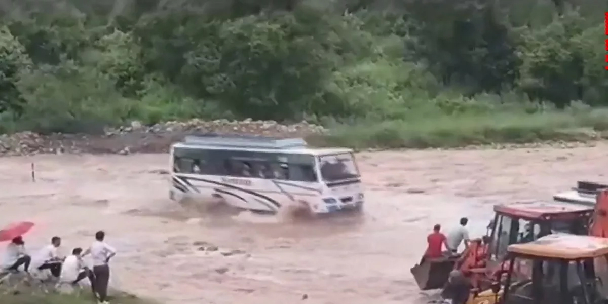 Bus accident in Canal