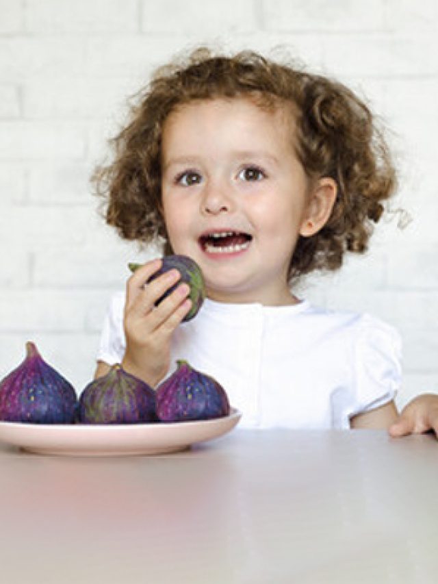 cropped-beautiful-baby-eat-Fig-fruit.jpg