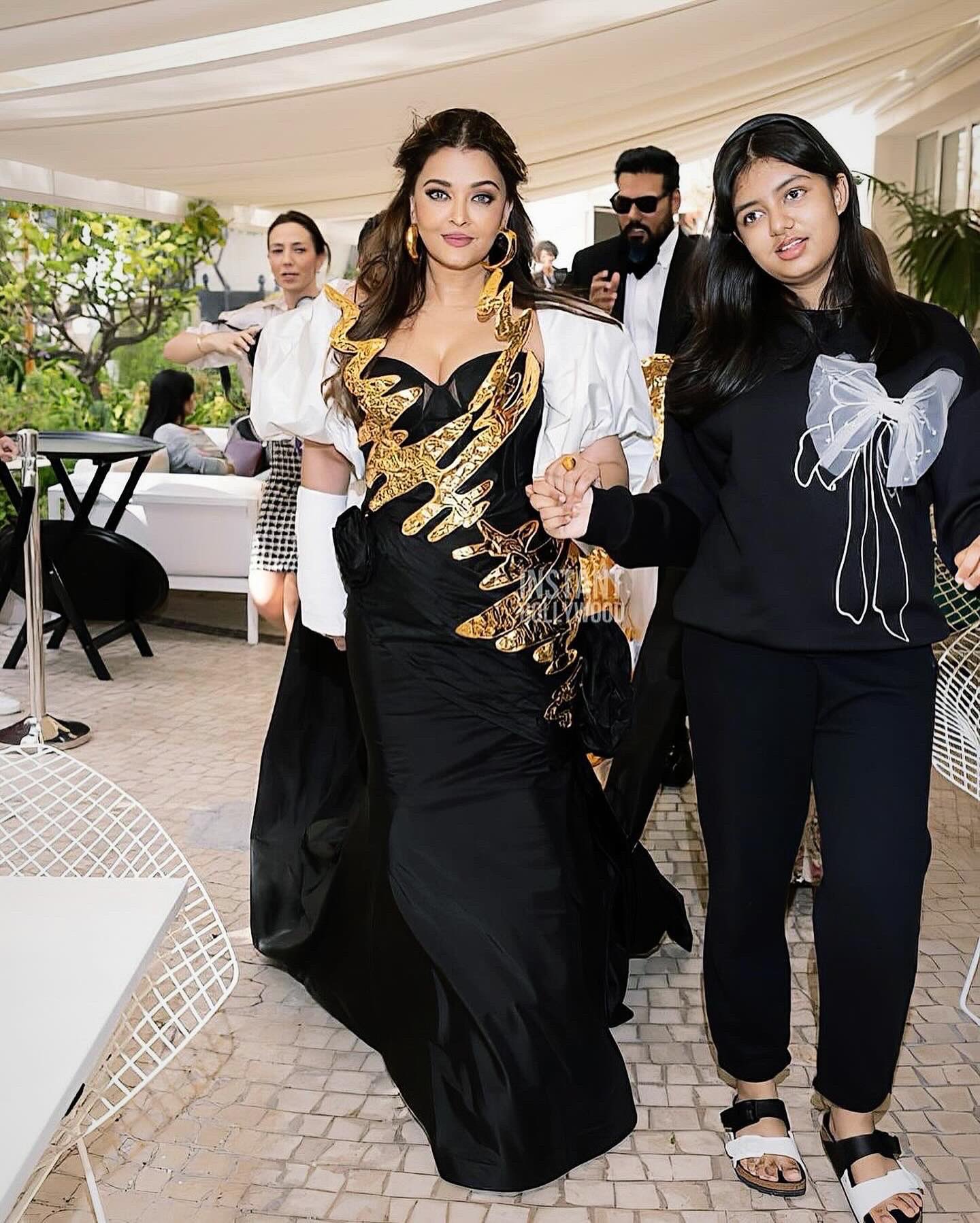 Aaradhya Bachchan Cannes 1