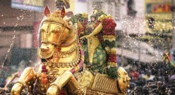 பச்சை பட்டுடுத்தி வைகை ஆற்றில் எழுந்தருளிய கள்ளழகர்.! மதுரை குலுங்க பக்தர்கள் உற்சாகம்.!