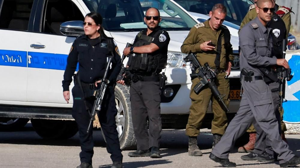 Iran arrests spying for Israel