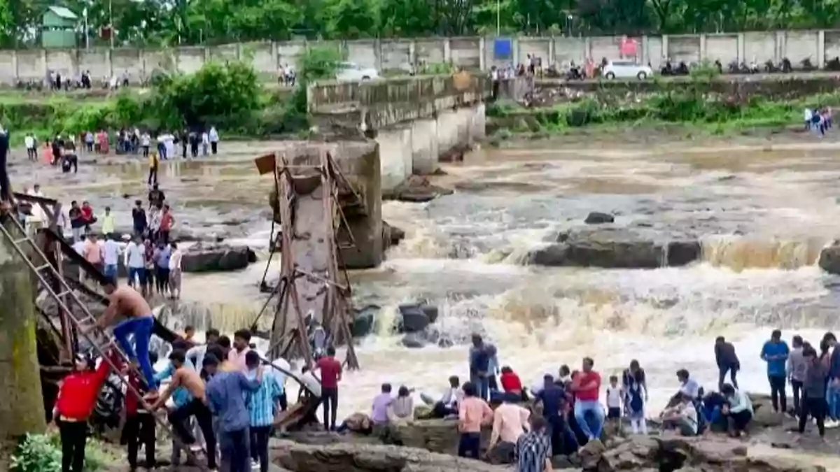 IronBridge Collapsed
